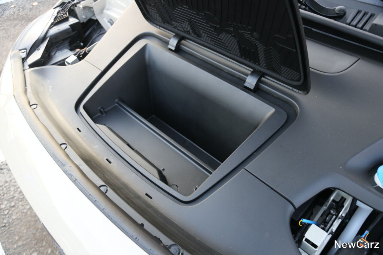 Volvo EX30 Twin Motor Performance Frunk