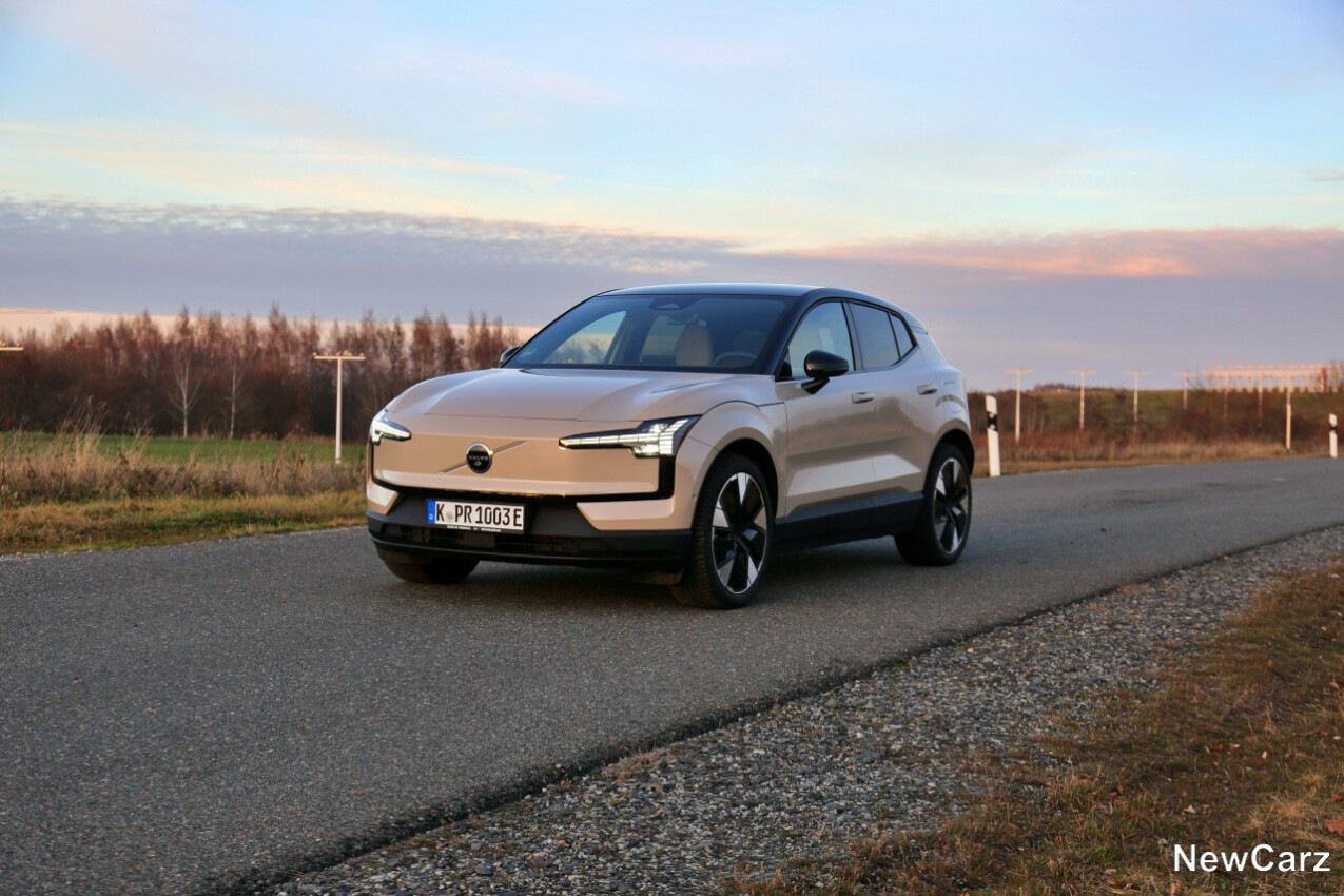 Volvo EX30 Twin Motor Performance vorn links