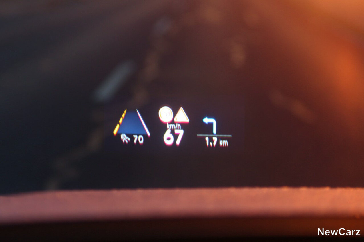 VW Passat eHybrid HUD