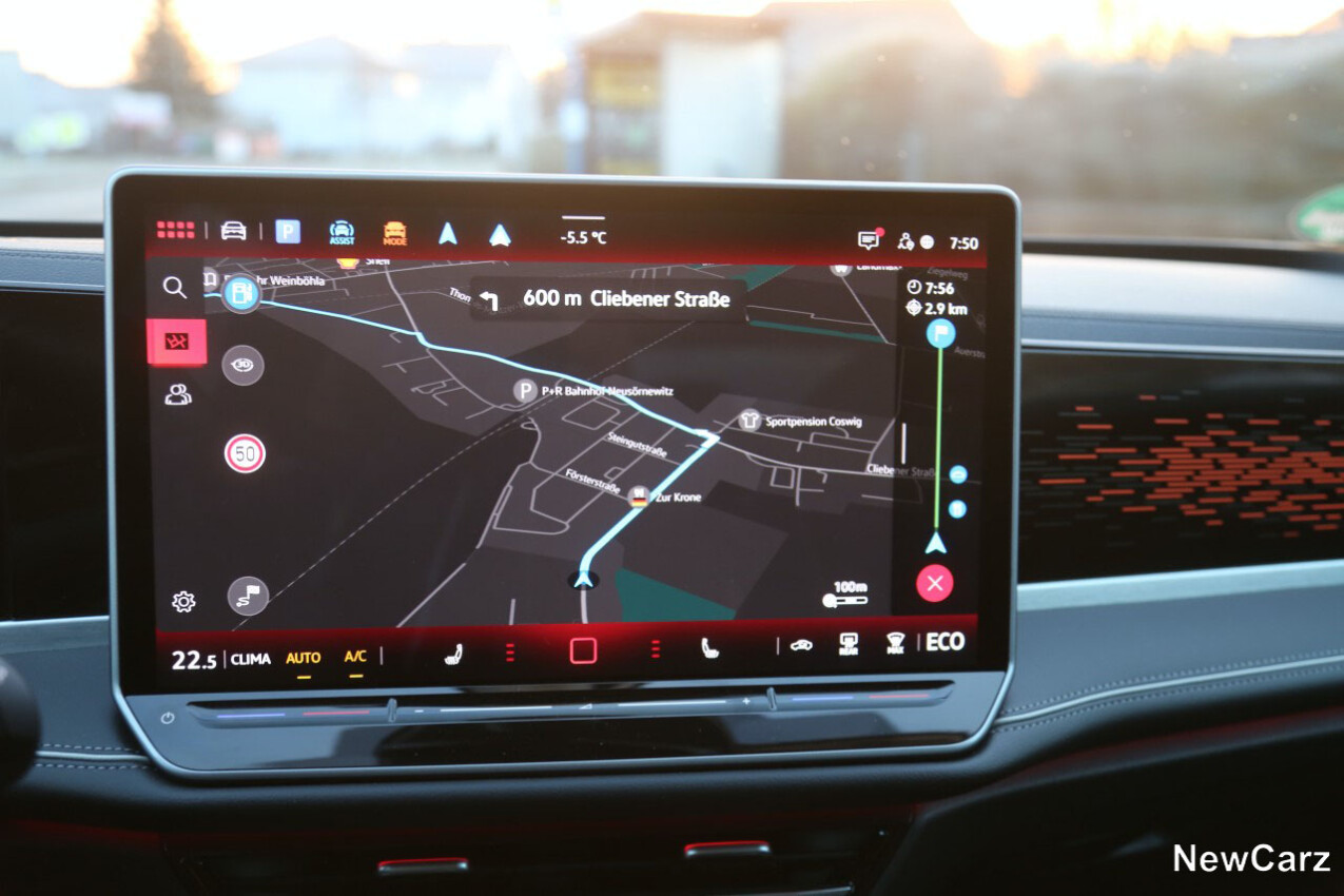 VW Passat eHybrid Navi