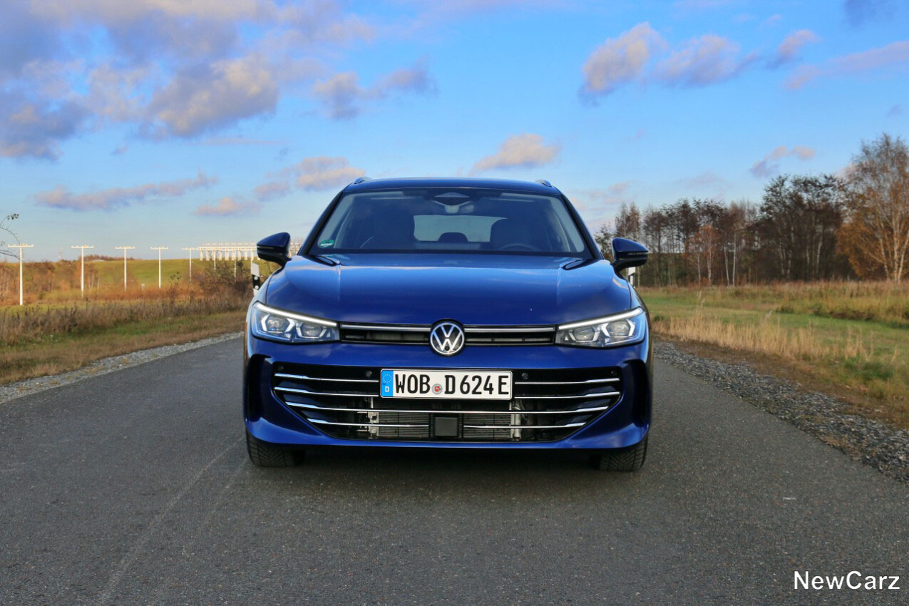 VW Passat eHybrid Front