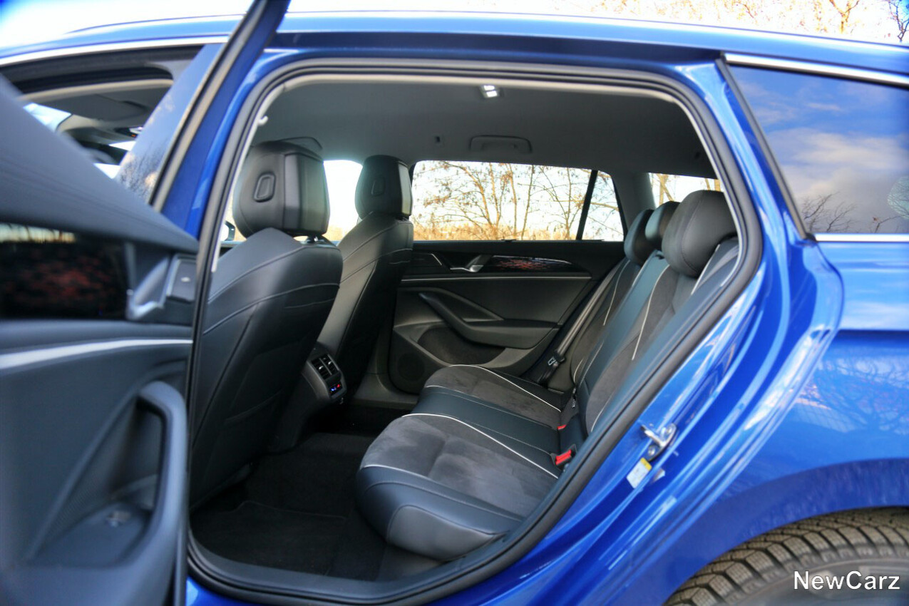 VW Passat eHybrid Fond