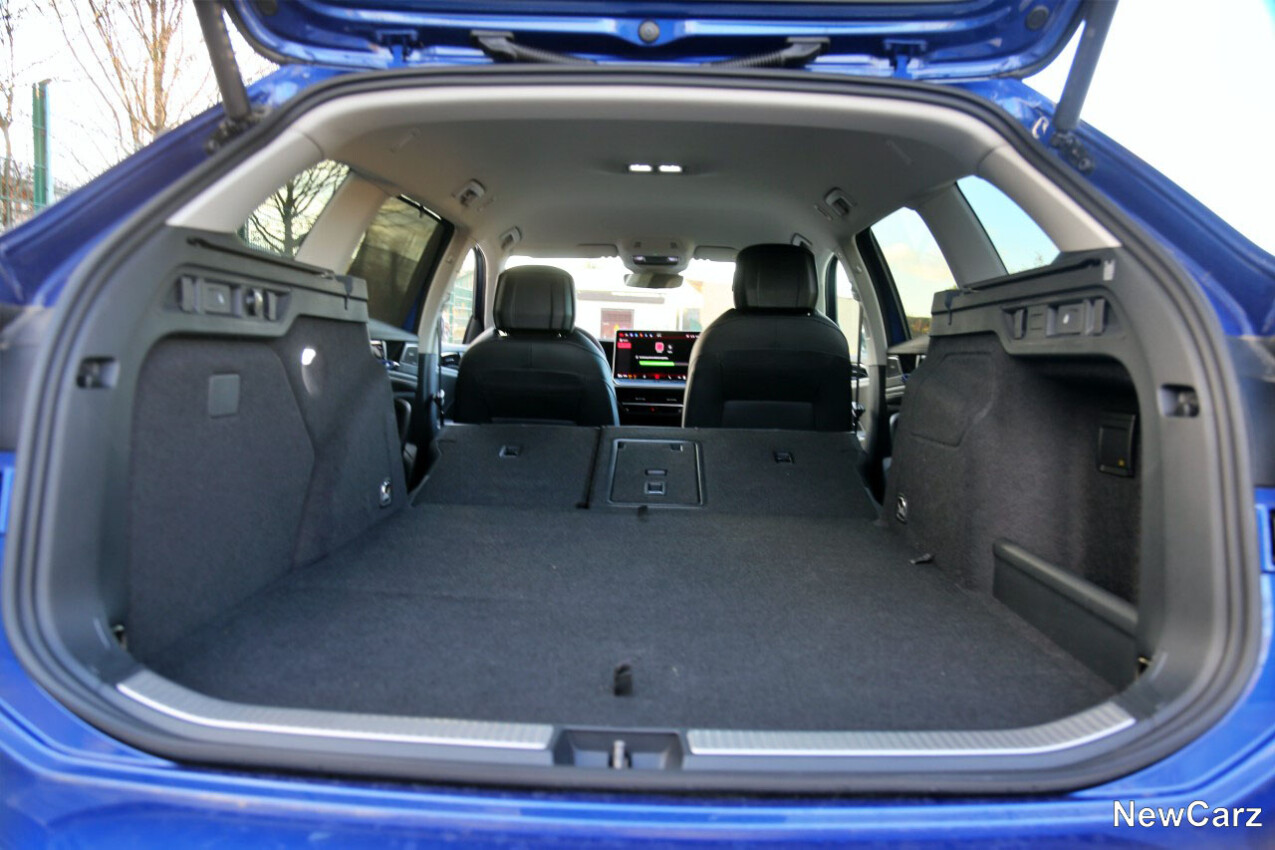 VW Passat eHybrid Kofferraum maximiert