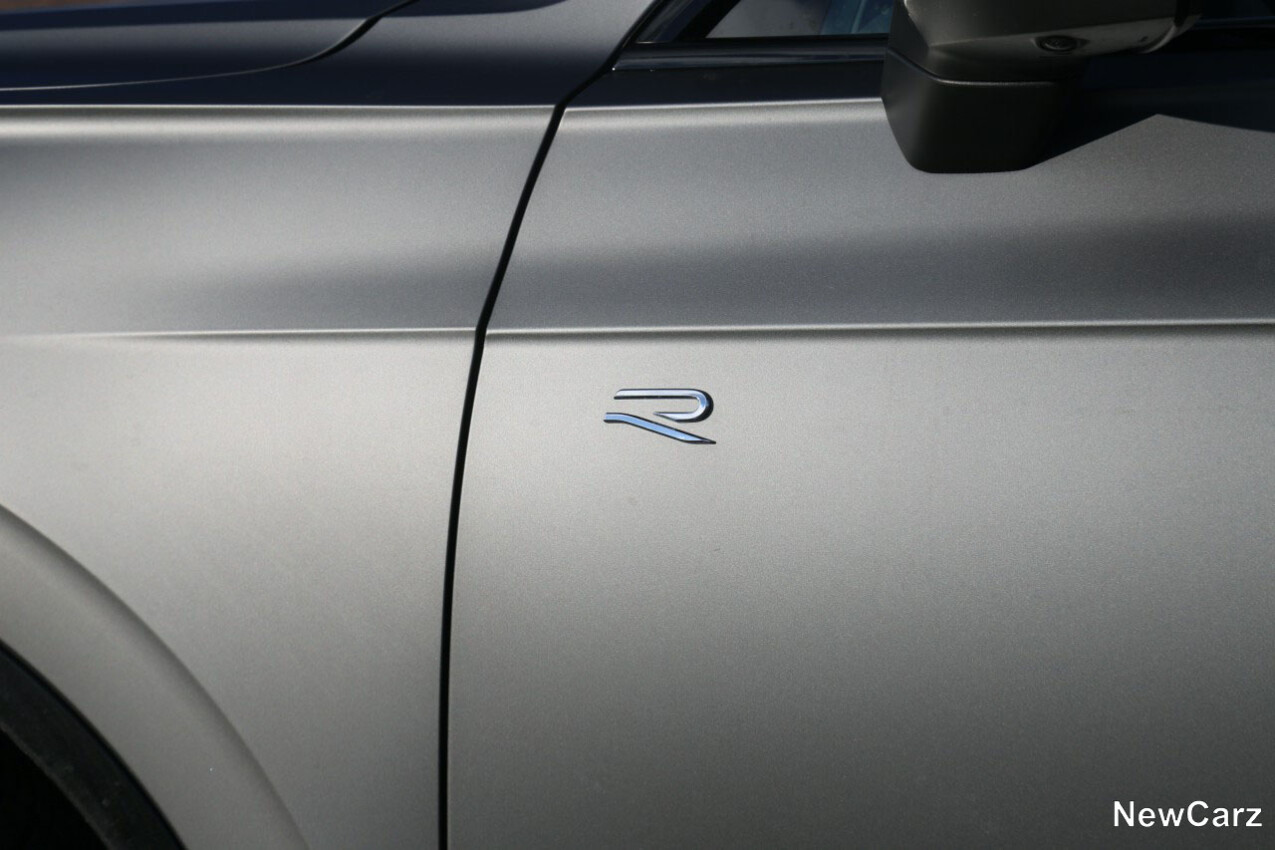 VW Touareg R Facelift R-Emblem