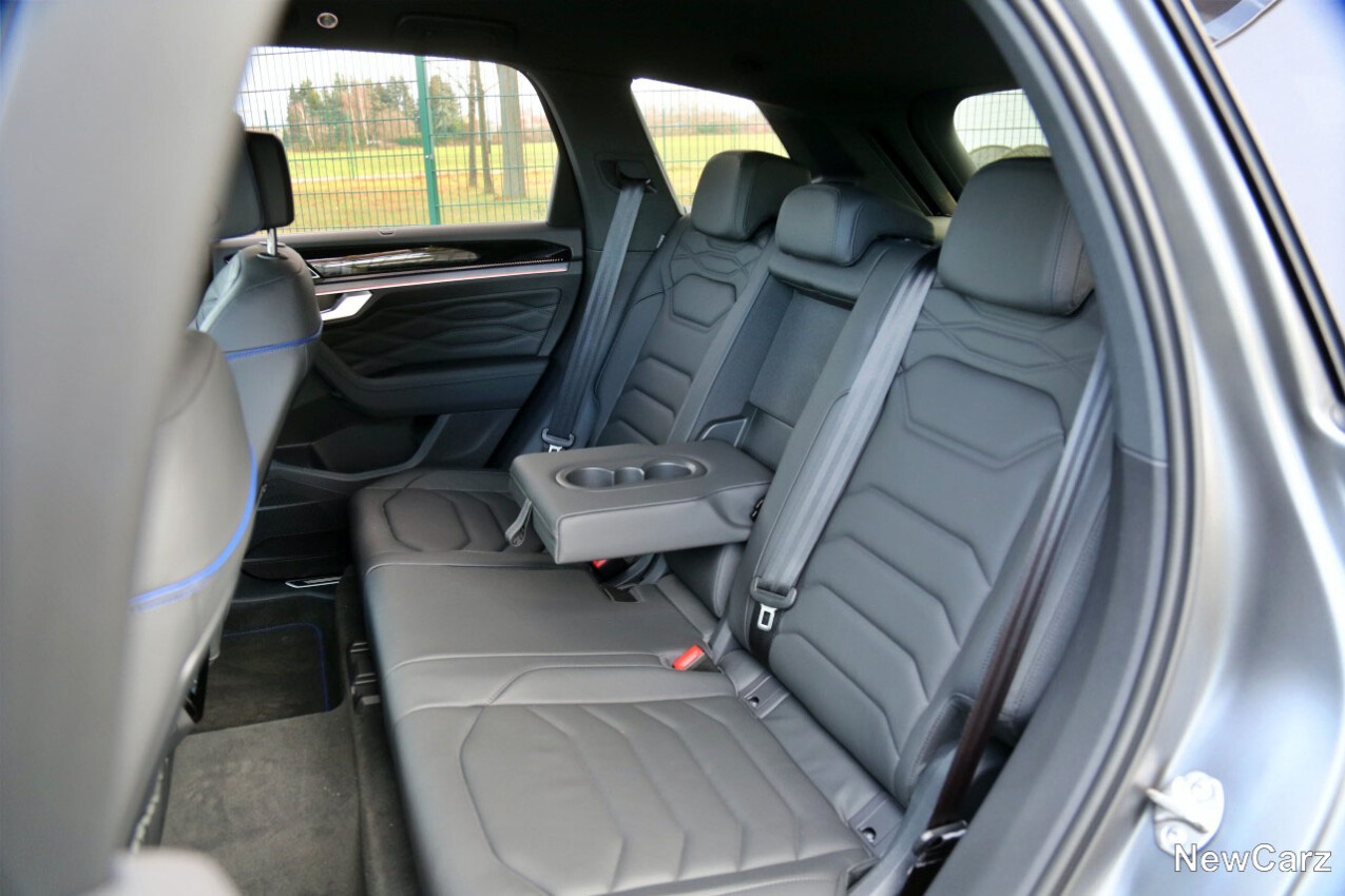 VW Touareg R Facelift R-Fond