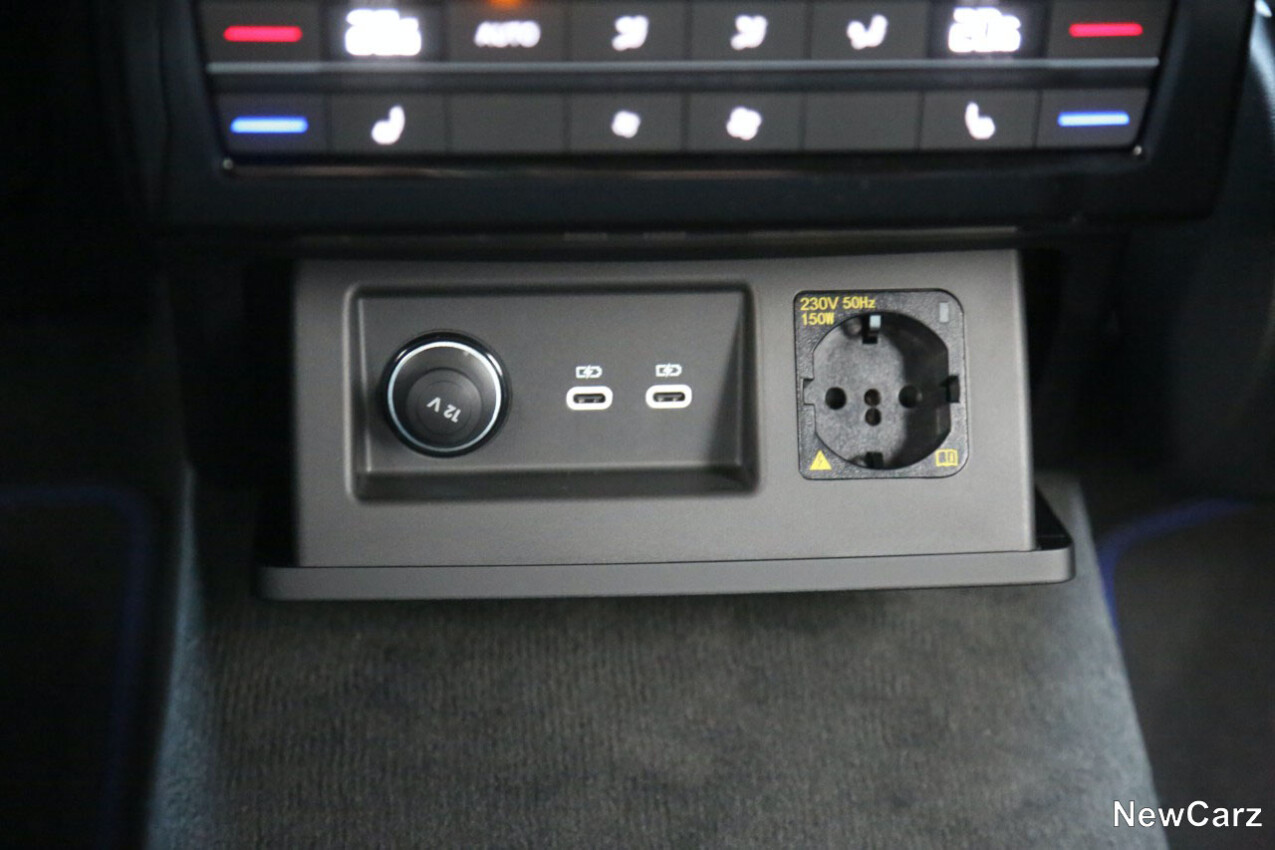 VW Touareg R Facelift Anschlüsse Fond