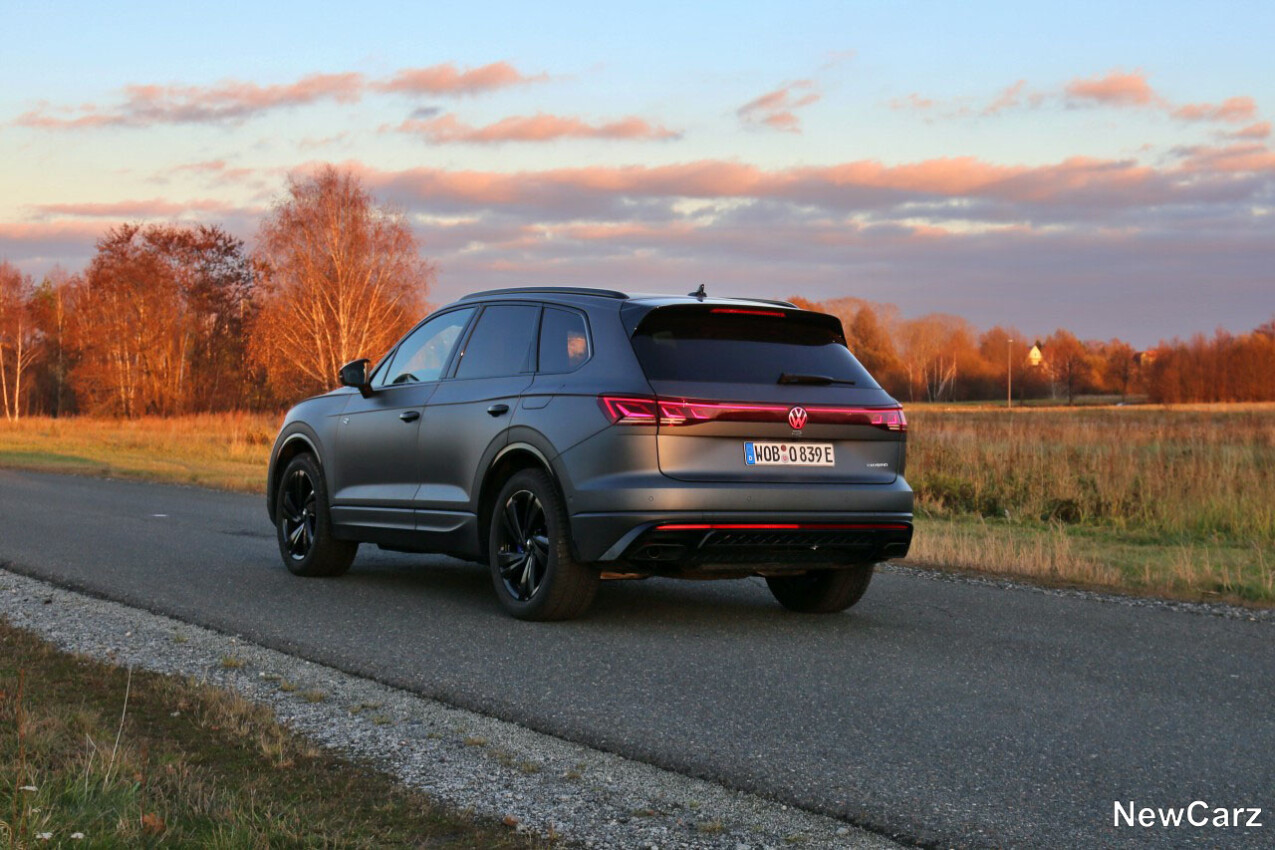 VW Touareg R Facelift R-schräg hinten links