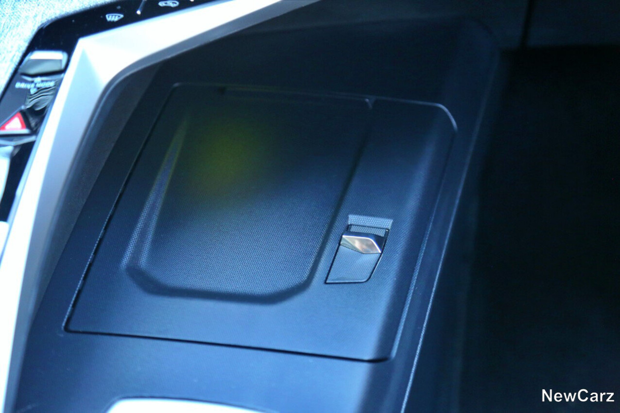 Peugeot 3008 Facelift Ablage Mittelkonsole