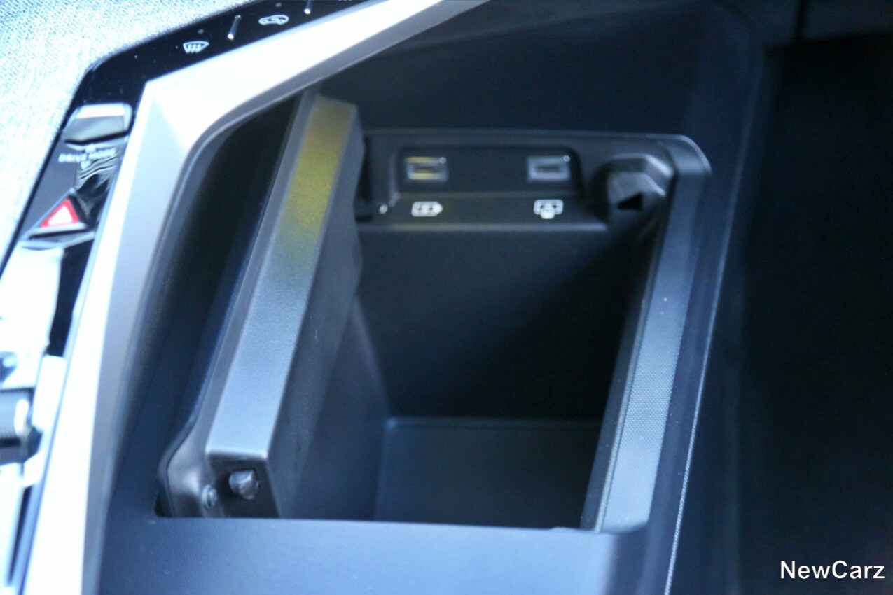 Peugeot 3008 Facelift Staufach Mittelkonsole