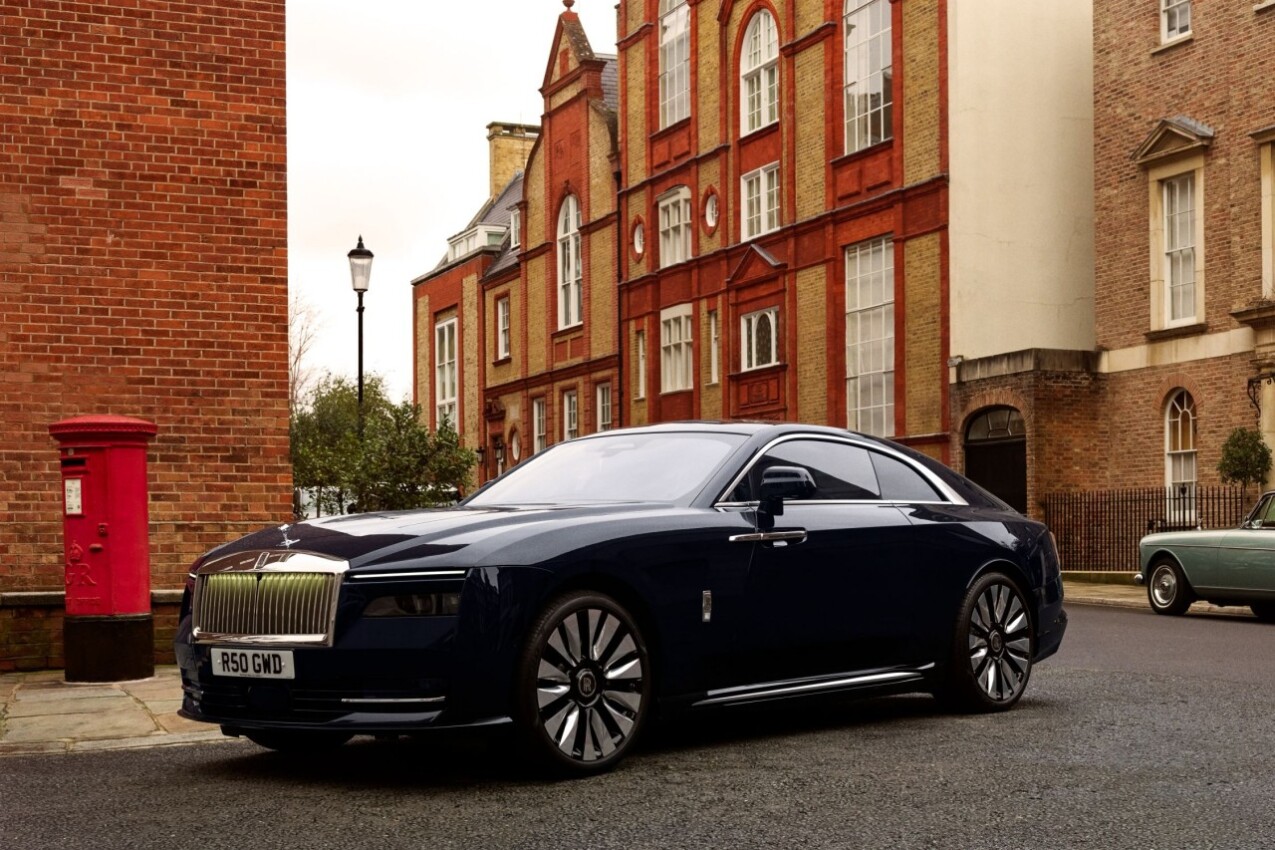 Rolls-Royce Spectre in London