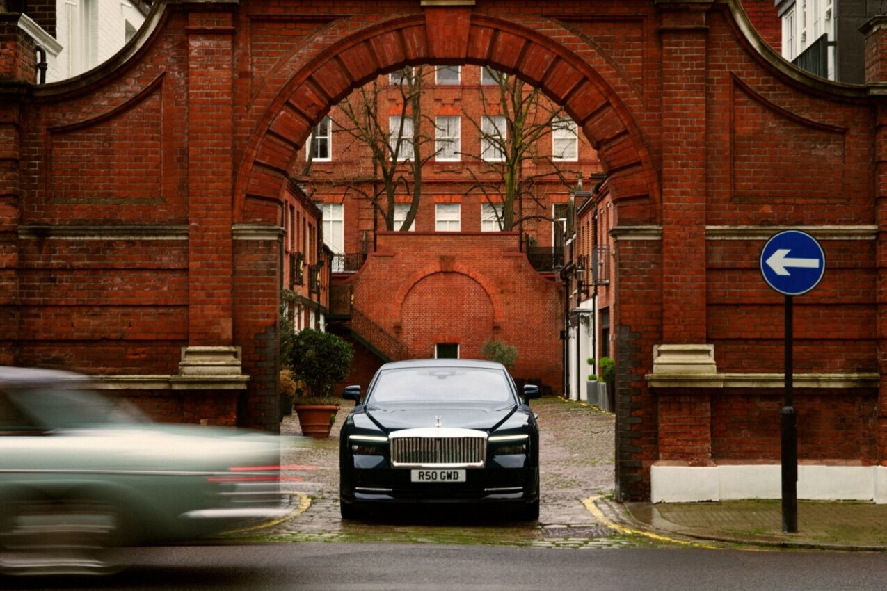 Rolls-Royce Spectre Front