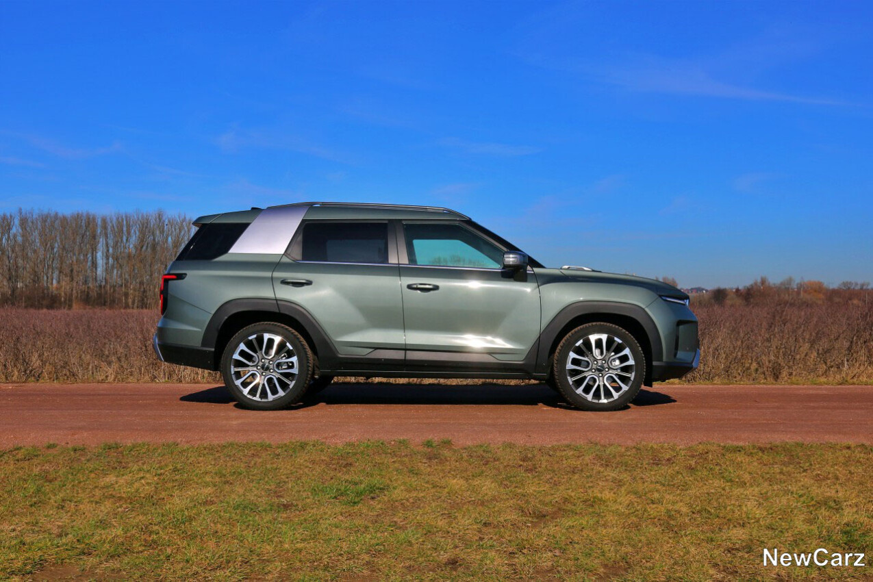 KGM Torres 4WD Seite rechts