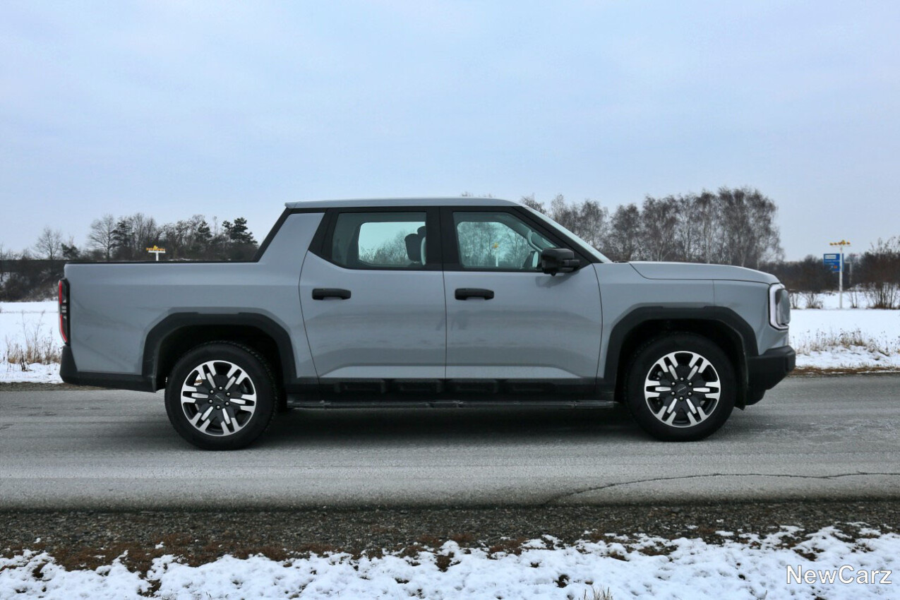 Maxus eTerron 9 schräg Seite rechts