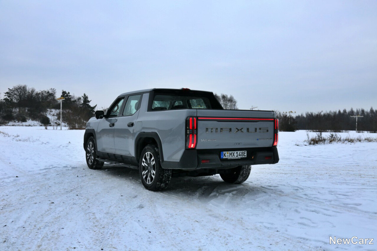 Maxus eTerron 9 schräg hinten links