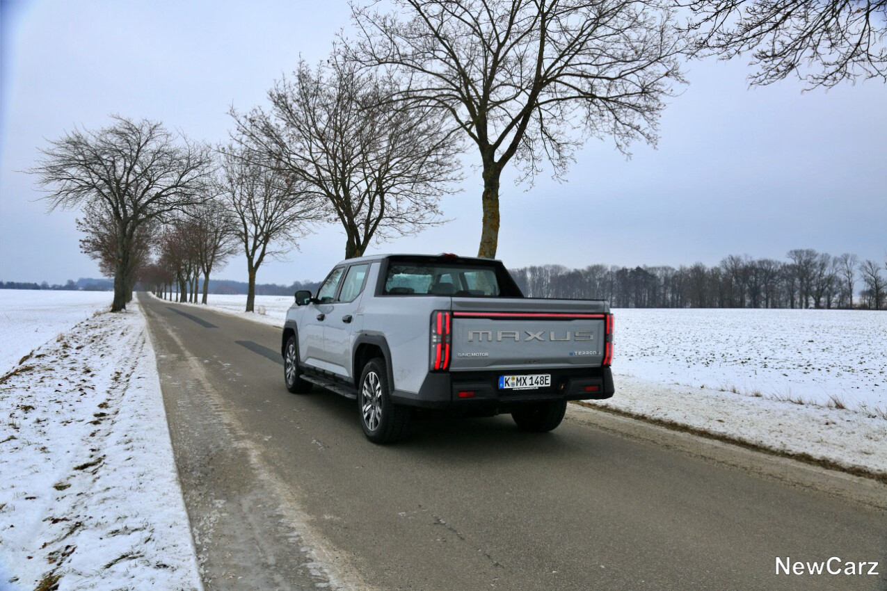 Maxus eTerron 9 schräg hinten
