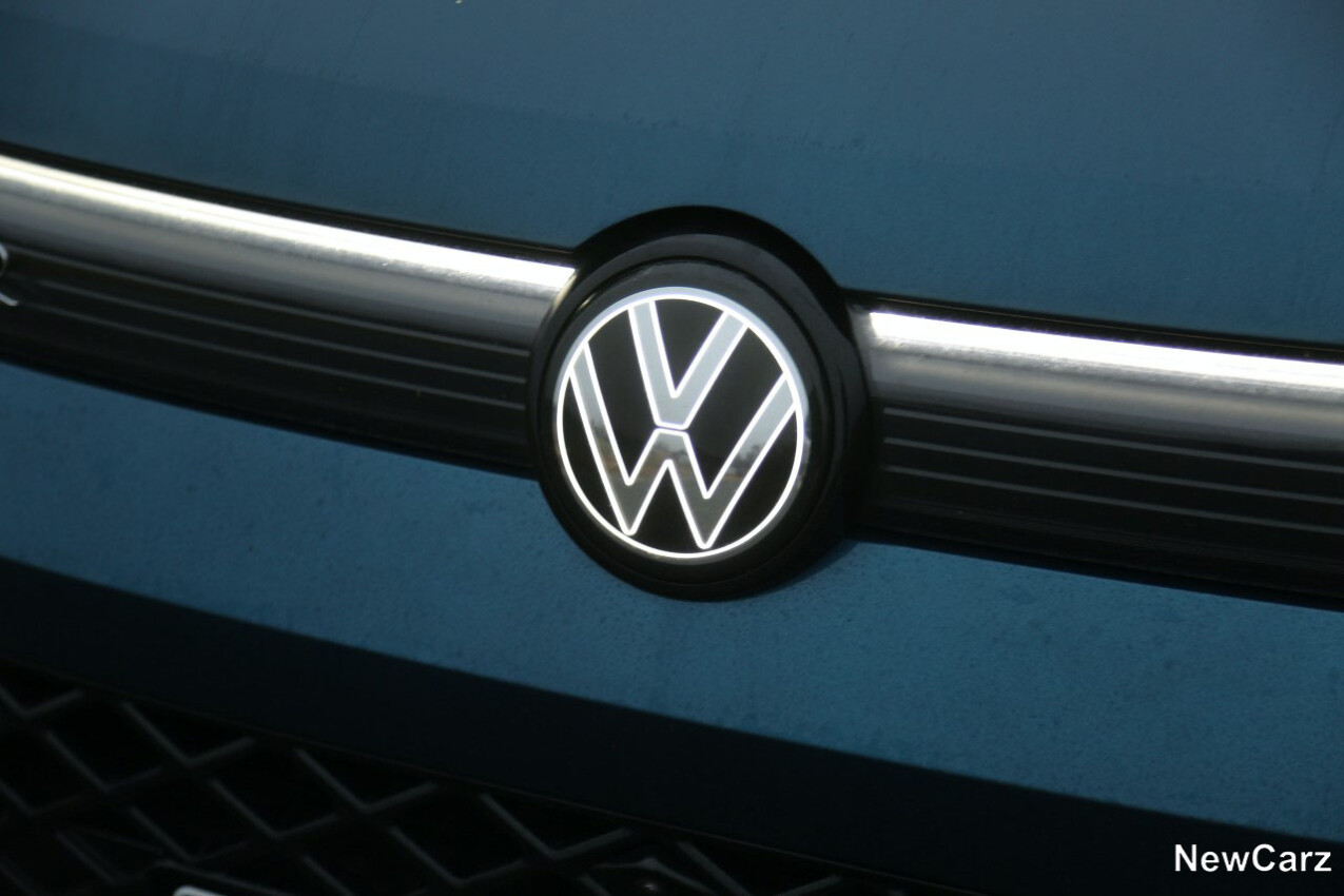 VW Tiguan eHybrid VW-Emblem vorne