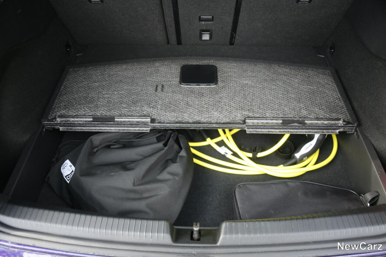 VW ID.3 GTX Performance Fire & Ice Kofferraum Unterboden