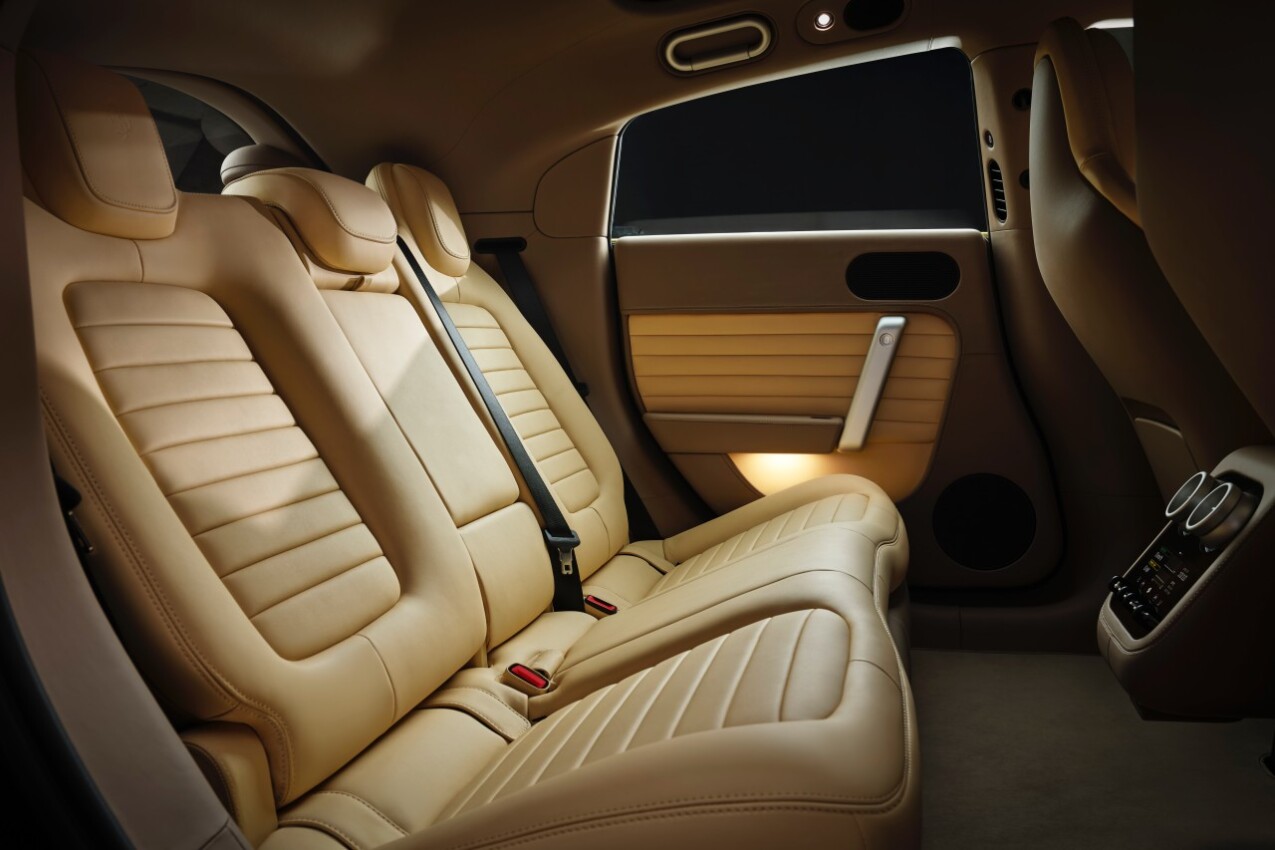 Ferrari Luce Fond