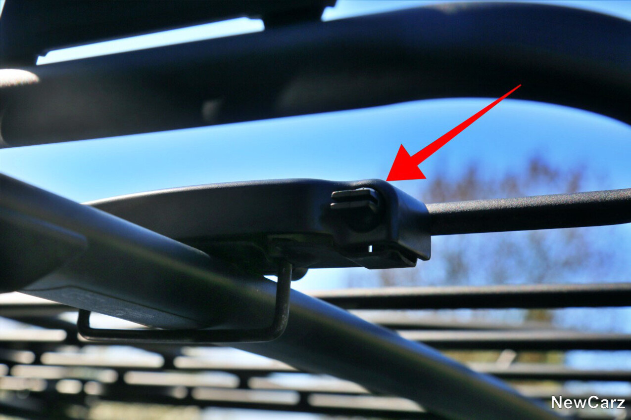 Volvo EX30 Cross Country Dachkorbträger Detail