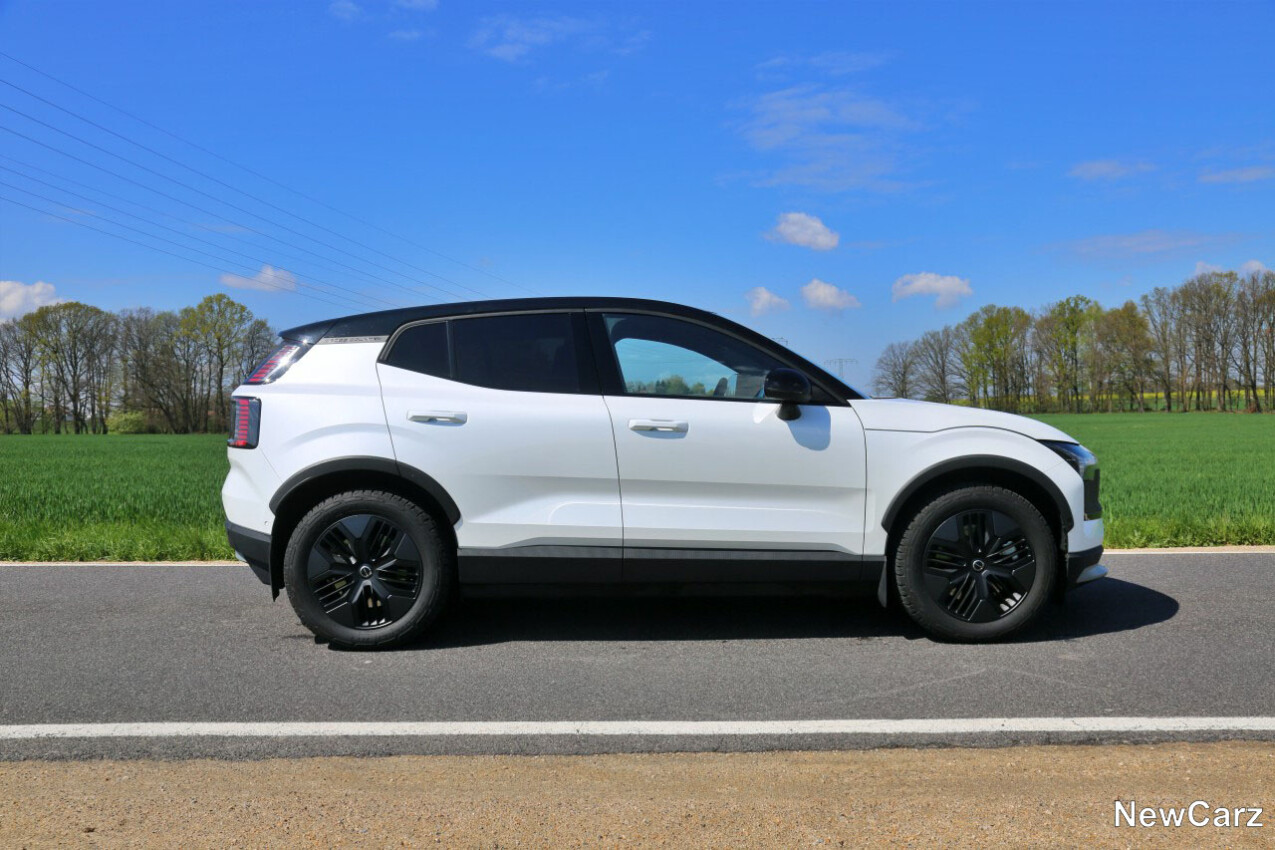 Volvo EX30 Cross Country Seite rechts