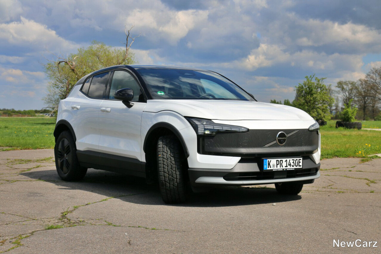 Volvo EX30 Cross Country vorn rechts