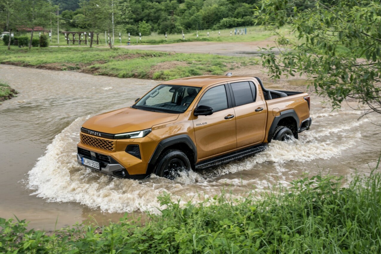 Toyota Hilux 2027 Wasserdurchfahrt