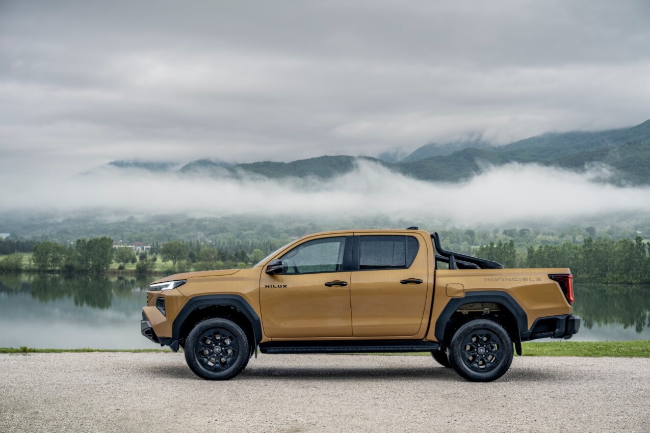Toyota Hilux 2027 Seite