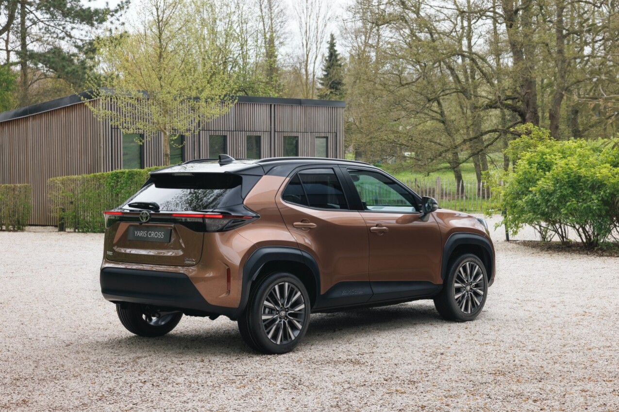 Toyota Yaris Cross Facelift schräg hinten