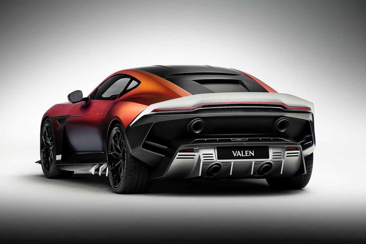 Aston Martin Valen schräg hinten
