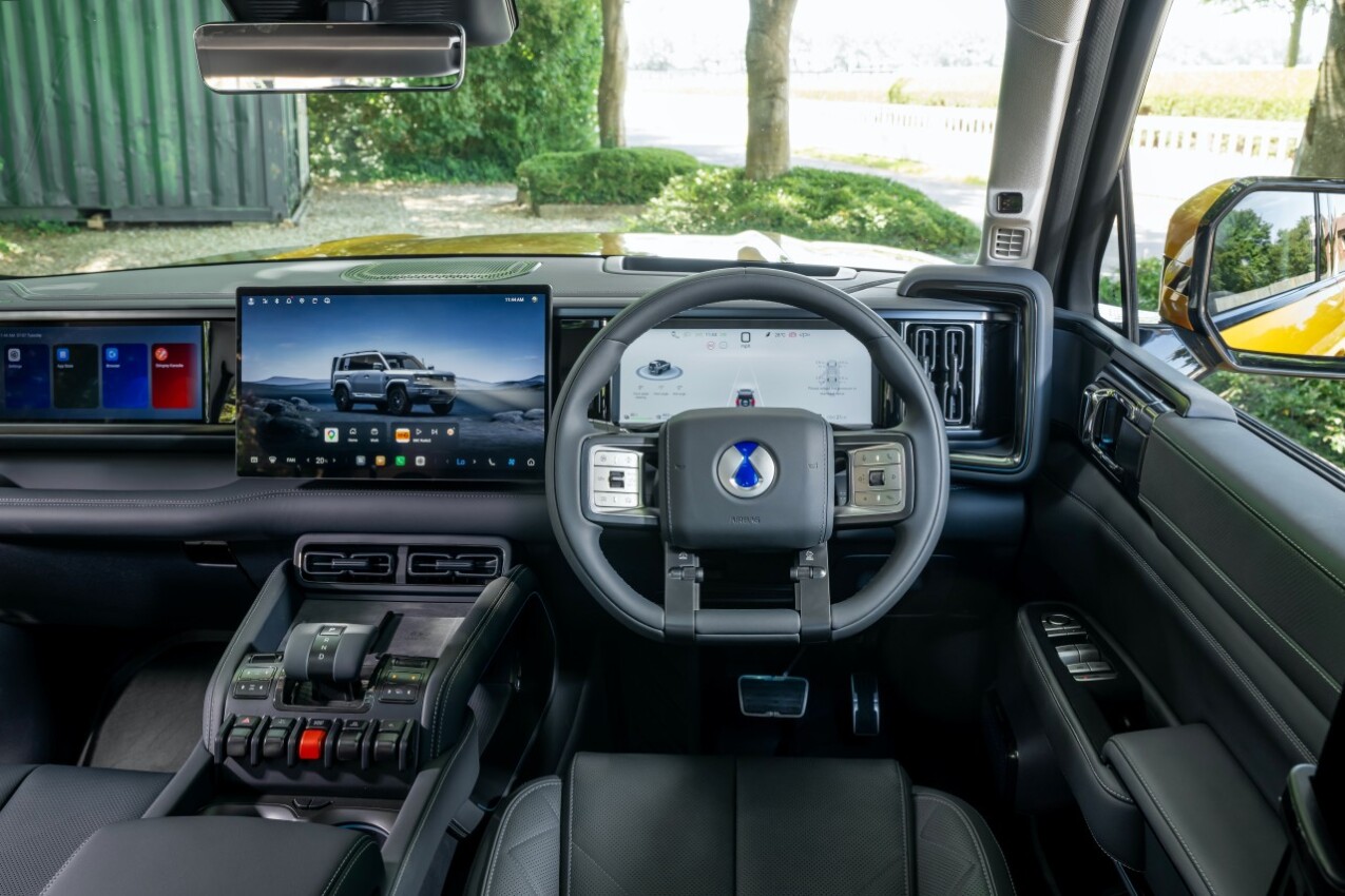 DENZA BAO 5 Cockpit
