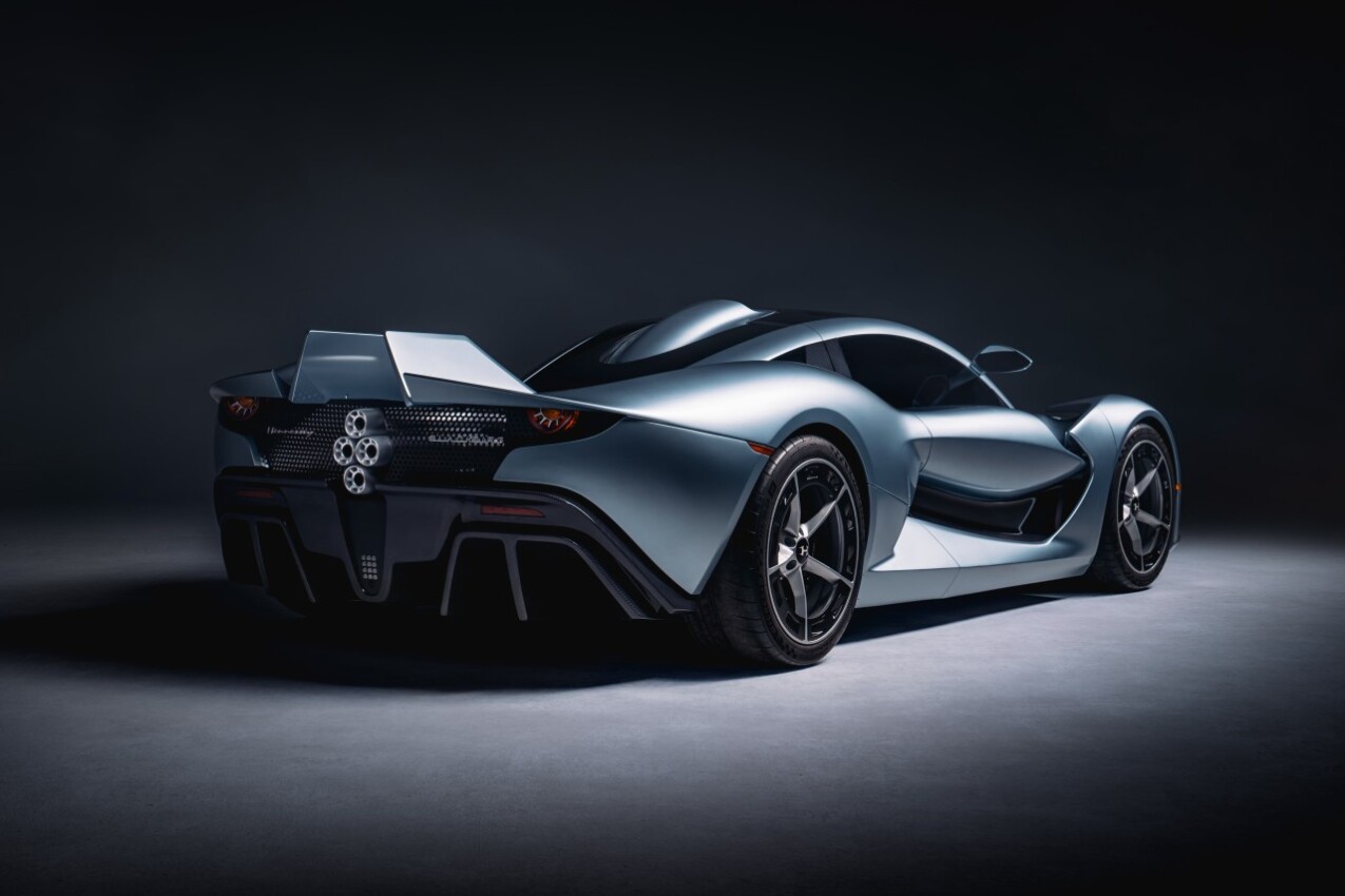 Hennessey Blackbird schräg hinten