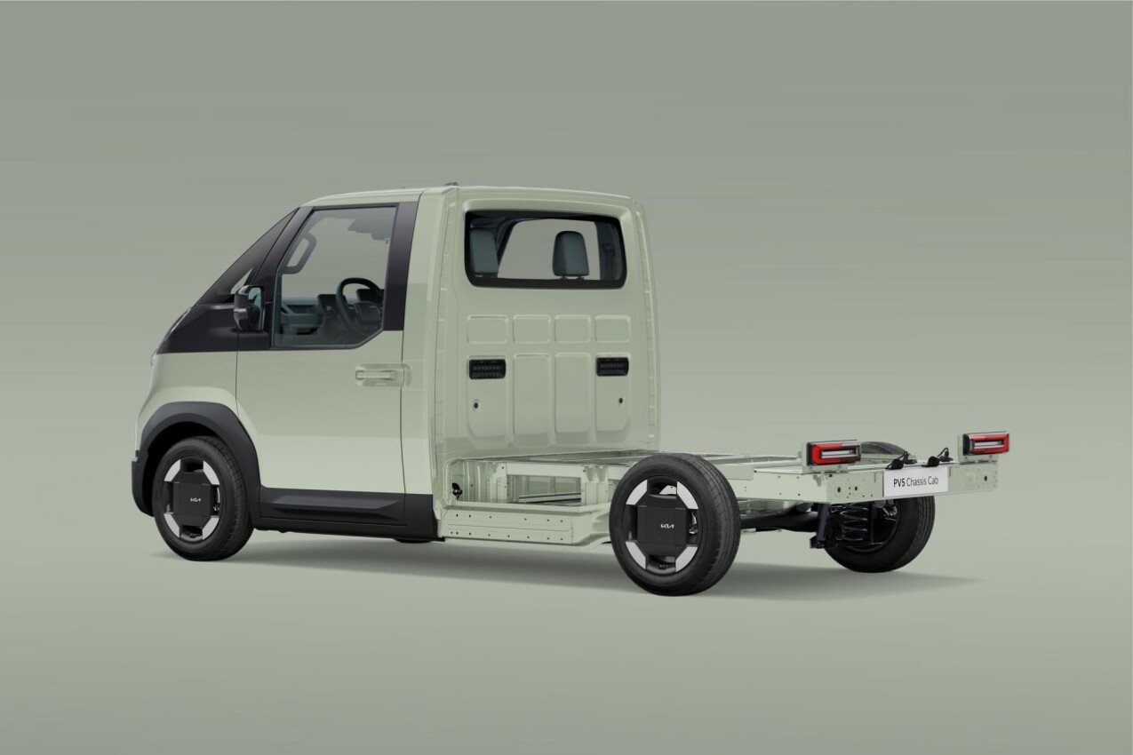 Kia PV5 Chassis Cab schräg hinten