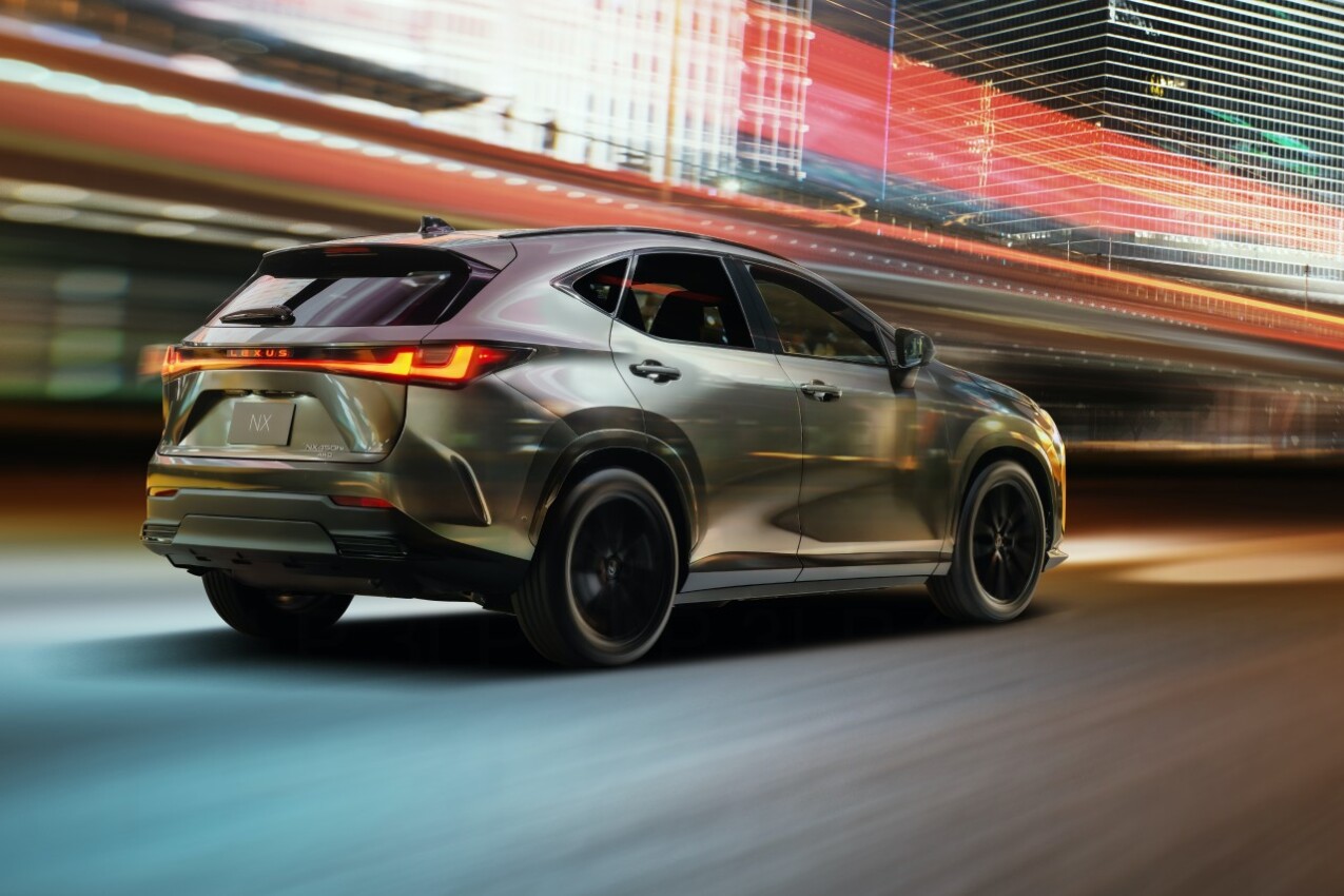 Lexus NX schräg hinten