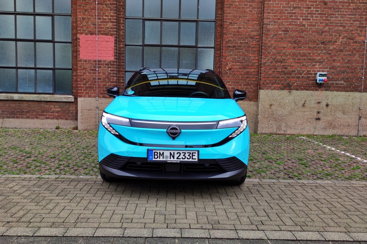 Nissan Leaf III Front