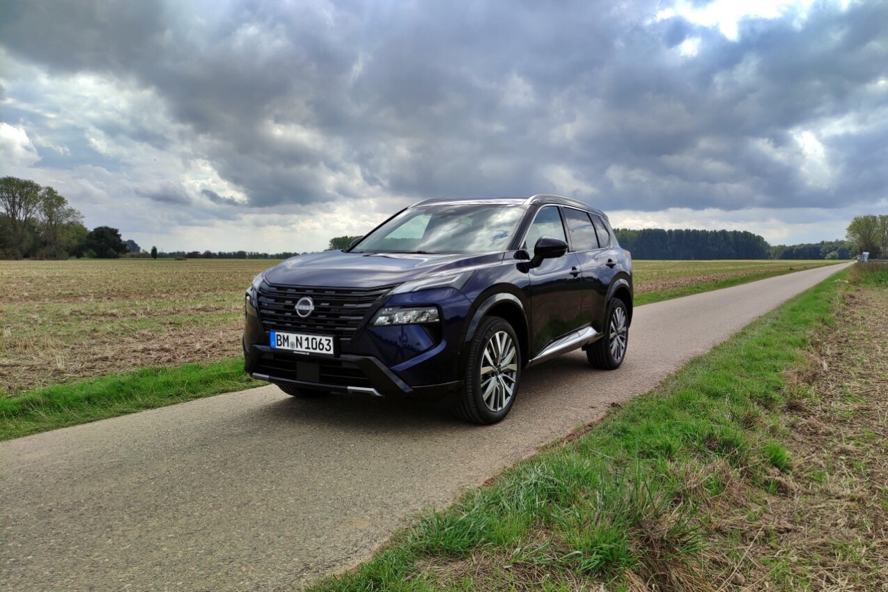 Nissan X-Trail Facelift schräg vorne links