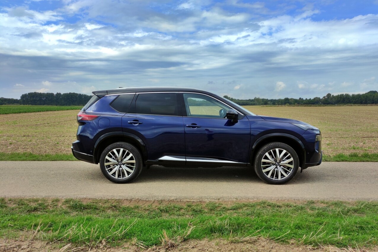 Nissan X-Trail Facelift Seite rechts