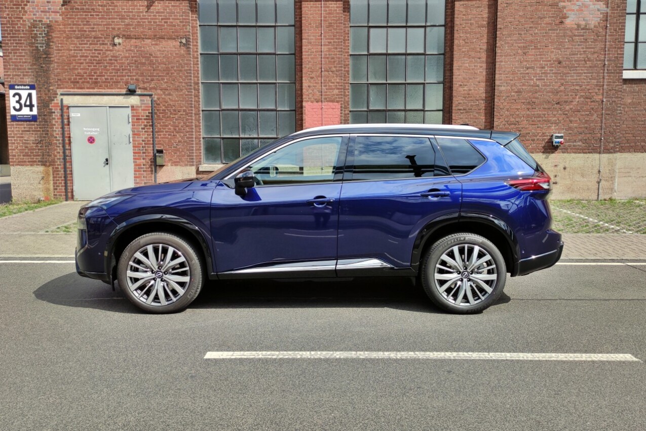 Nissan X-Trail Facelift Seite links
