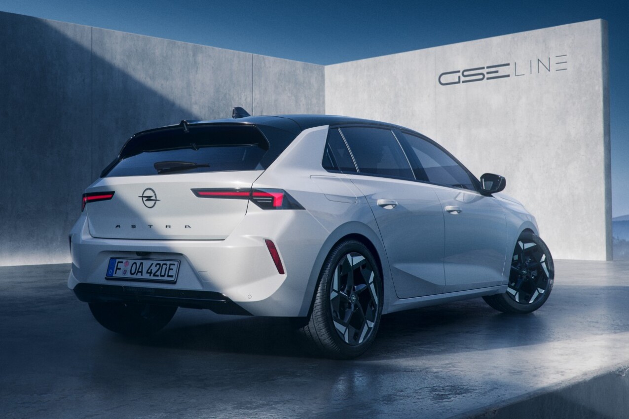 Opel Astra GSE Line schräg hinten