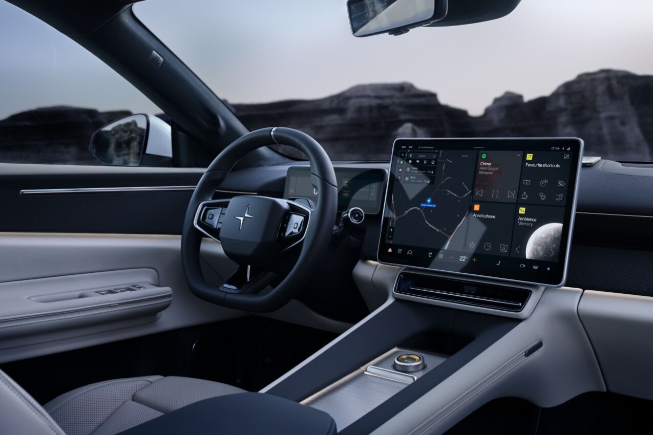 Polestar 4 SUV Cockpit