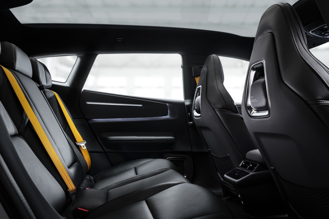Polestar 4 SUV Fond