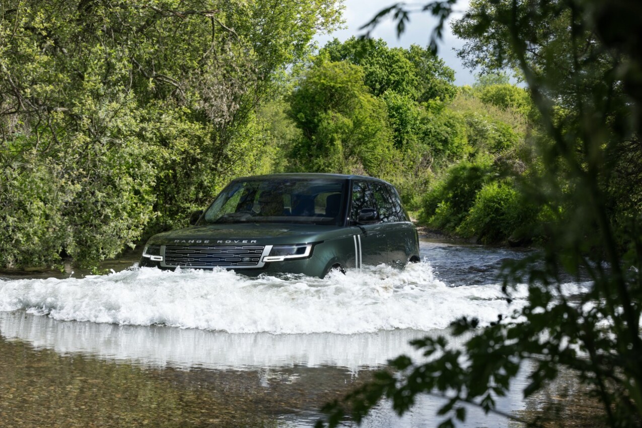Range Rover Electric Wading