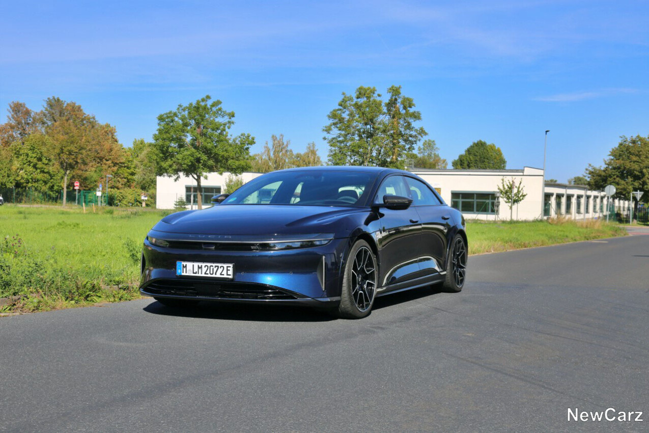 Lucid Air Sapphire schräg vorne links