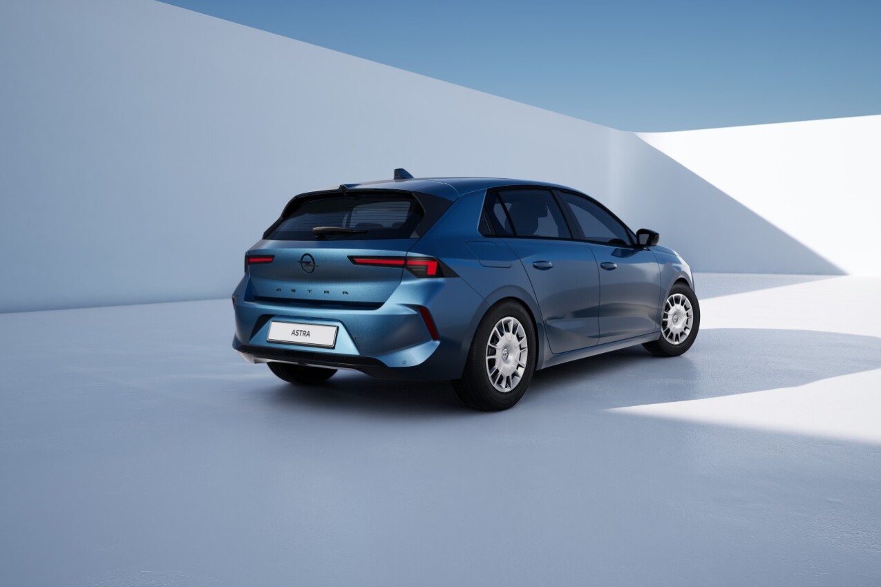 Opel Astra Start schräg hinten