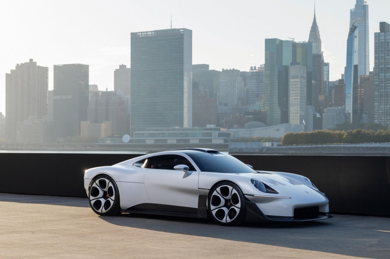 Porsche Mission S