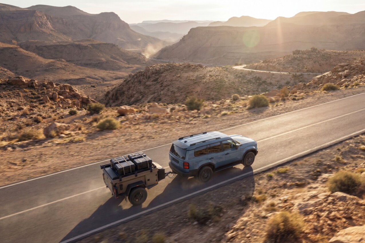 Toyota Land Cruiser 75th Anniversary mit Anhänger